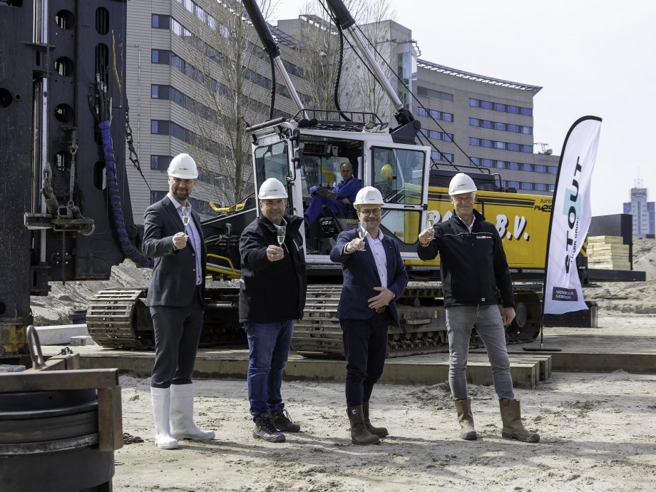 Stout-Hortus-9550_compri